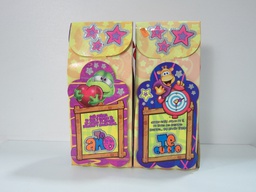 [PIV-0521] Caja cartera  amarillo con morado con frases de carño y dibujos resaltados 21x9